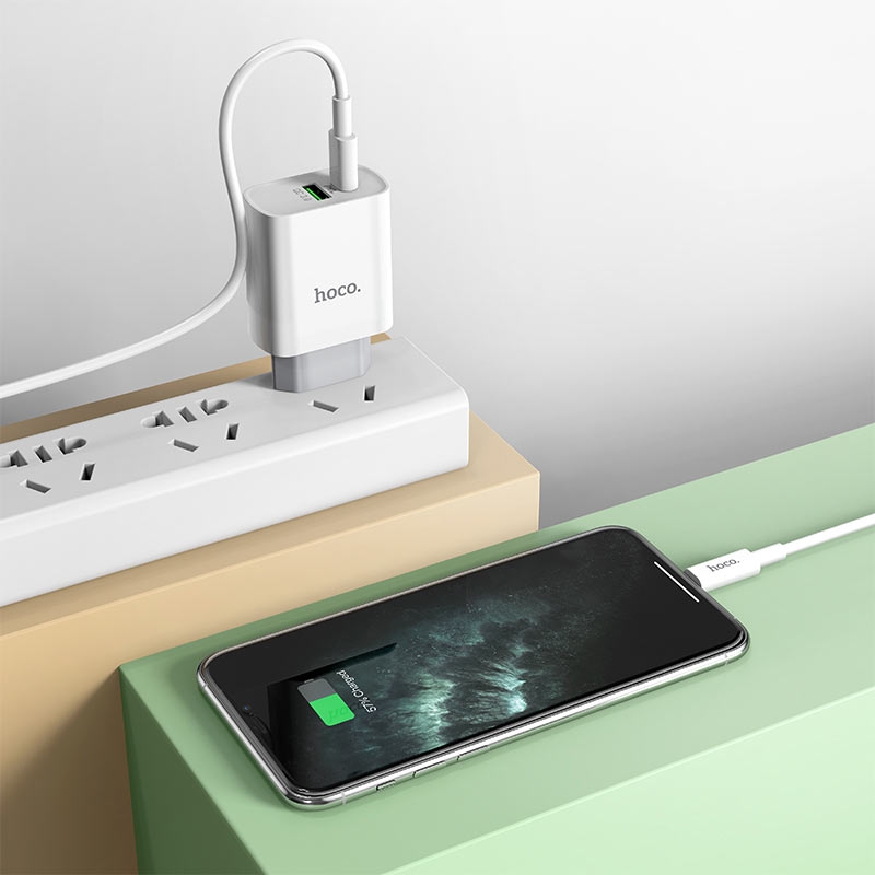 hoco-c80a-rapido-pd20w-qc3-wall-charger-eu-type-c-to-lightning-set-charging.jpg