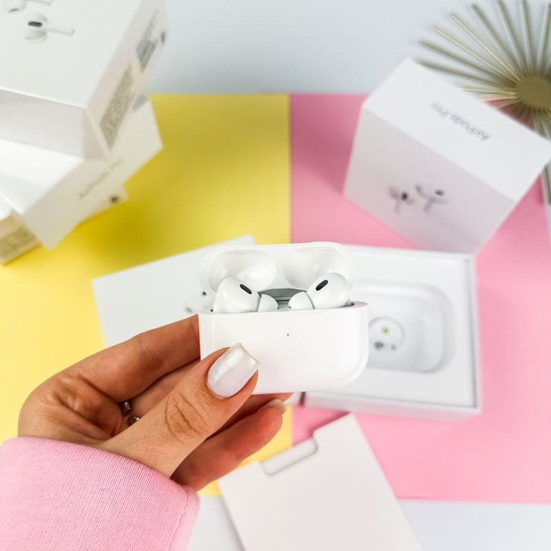 Бездротовые наушники с шумоподавлением White